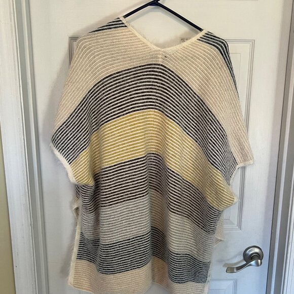 Coco + Carmen Cream Boho Neutral Knit Poncho One Size Fits All - Picture 5 of 5